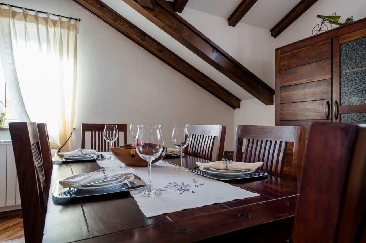 Apartmani Godinic Palit エクステリア 写真