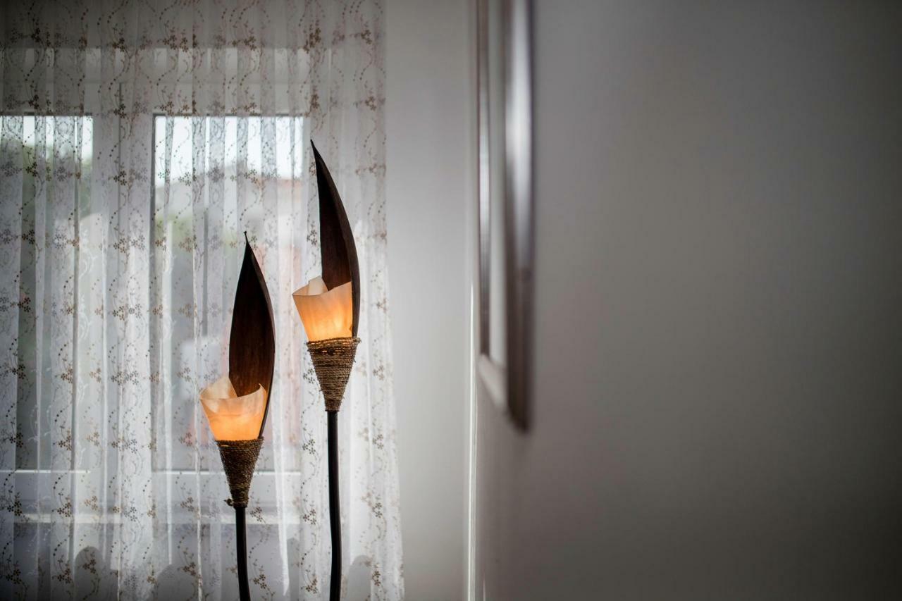 Apartmani Godinic Palit エクステリア 写真